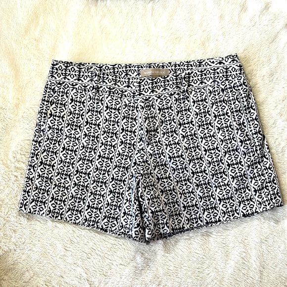 Set of 2 Banana Republic Women’s Shorts Size 0 - Picture 4 of 5